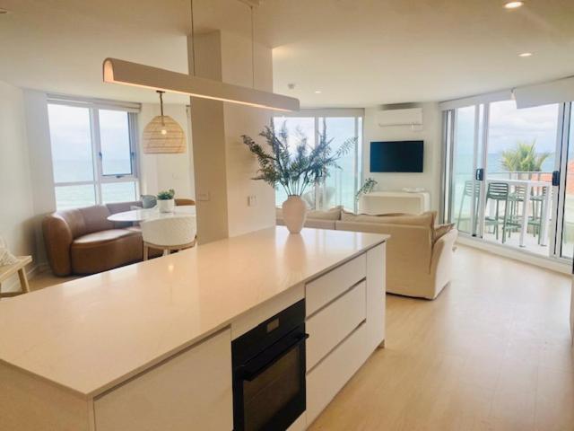 Foreshore Beachfront Apartments Gold Coast Exterior foto