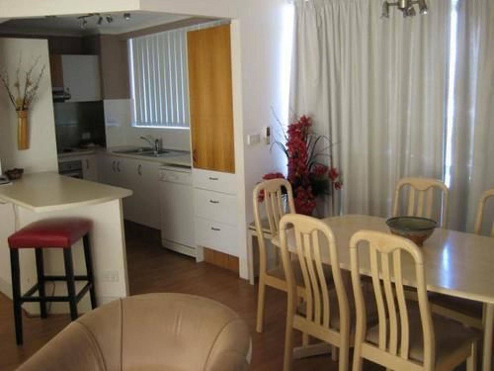 Foreshore Beachfront Apartments Gold Coast Exterior foto